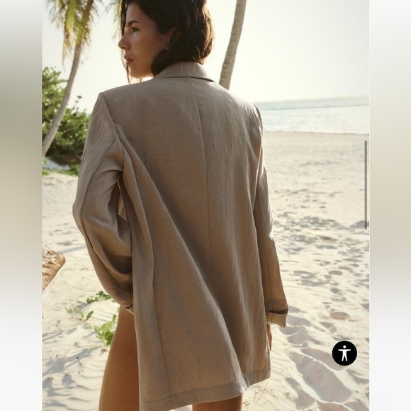 New (w/o tag)  CONTRASTING ROLLED UP SLEEVE BLAZER 🪴- price is firm🪴 - Picture 4 of 8